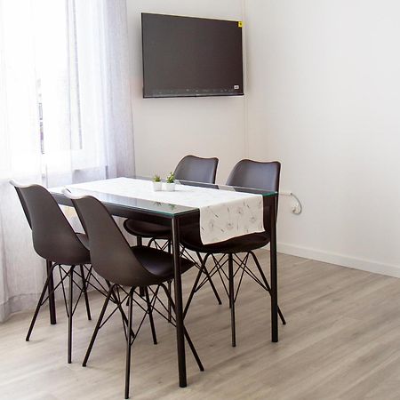 Seaside Gateway Apartment Каштела Екстер'єр фото